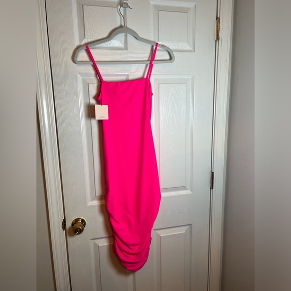 New superdown Yovanna Midi Dress in Hot Pink - Picture 3 of 7